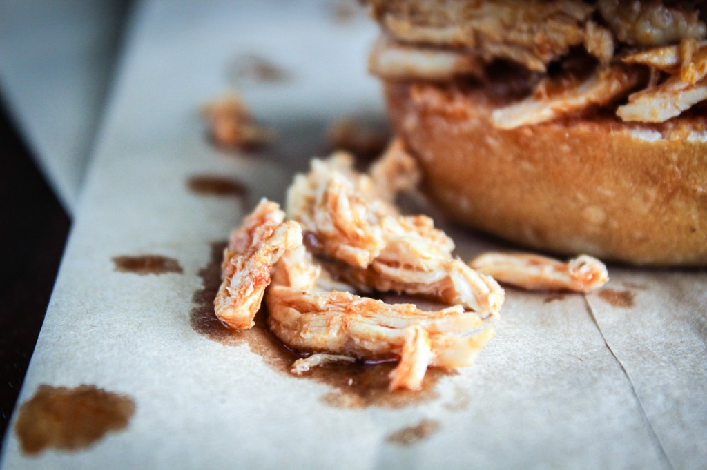 LA spicy pulled chicken meat on side