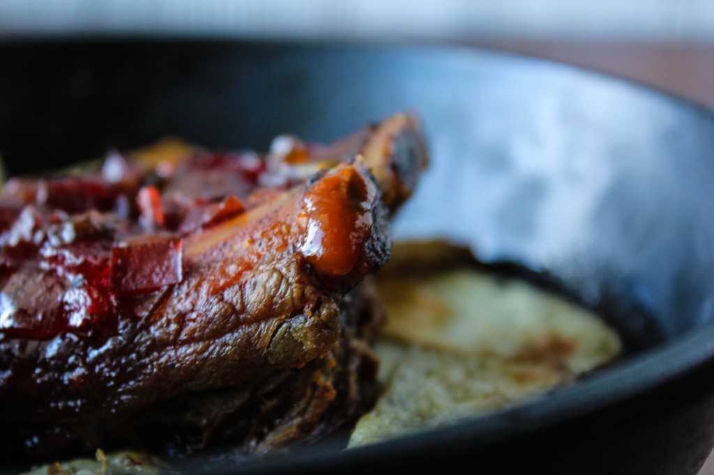 ribs with gringa sauce dripping