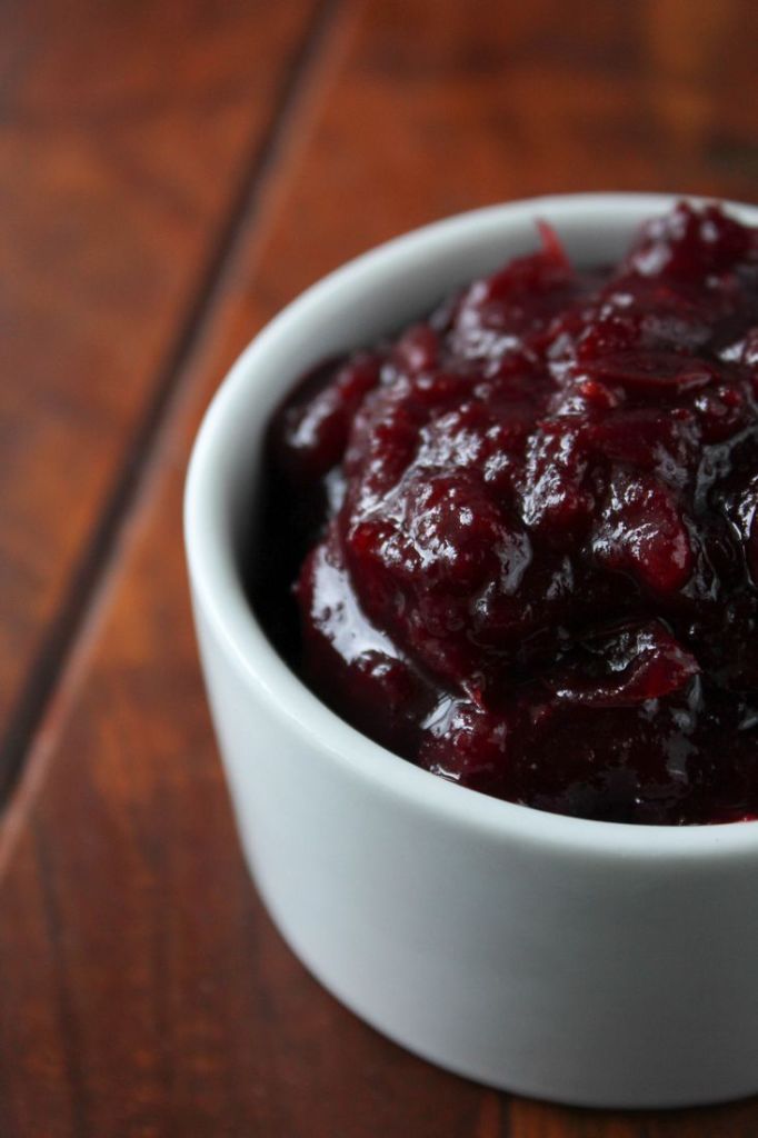 tn_slow cooker cranberry sauce side details fave