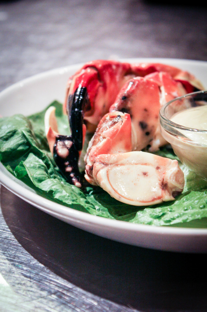 Sul stone crab on lettuce