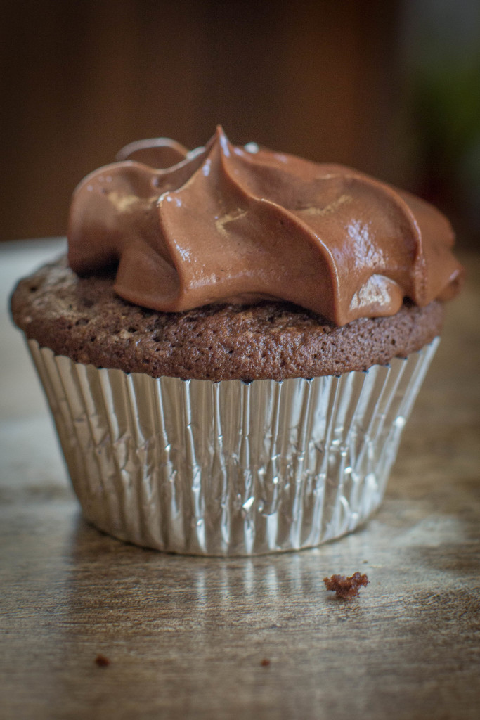 chocolate cupcakes feature image