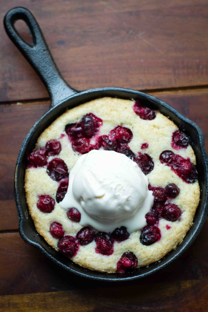 Skillet-Cranberry-Cobbler || bakesinslippers.com