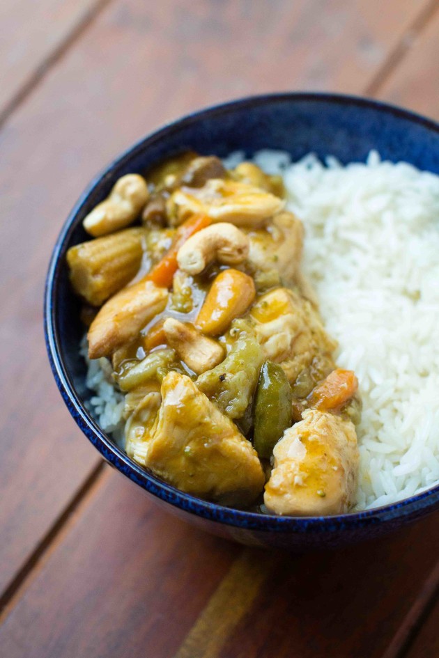 Easy Slow Cooker Cashew Chicken side 2-- bakesinslippers.com